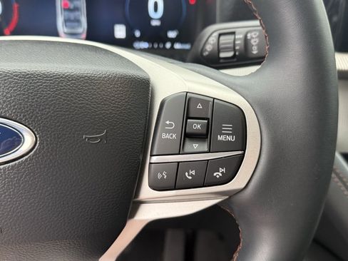 Used 2025 Ford Explorer Active image 22