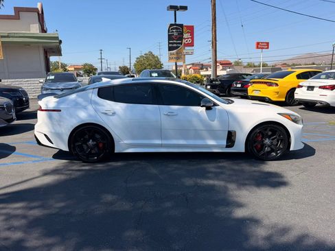 Used 2018 Kia Stinger GT2 RWD image 8
