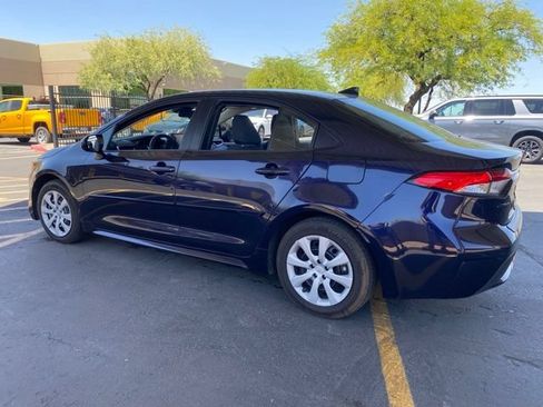 Used 2022 Toyota Corolla LE w/ Carpet Mat Package (TMS) FWD image 2