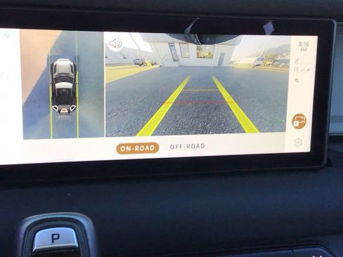 Used 2023 Land Rover Defender 90 SE image 31