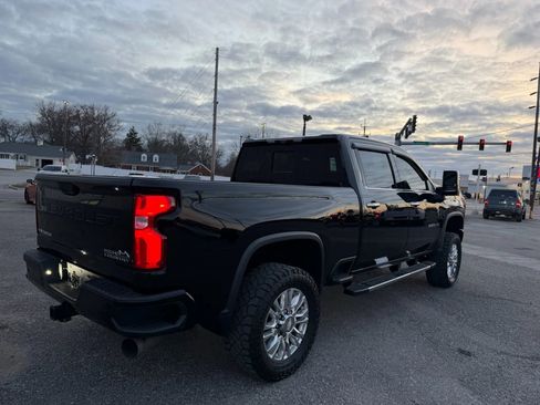 Used 2020 Chevrolet Silverado 2500 High Country w/ Z71 Off-Road Package image 9