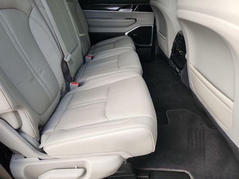 Used 2022 Jeep Wagoneer Series II w/ Convenience Group I RWD image 19