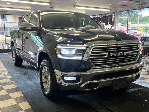Used 2023 RAM 1500 Laramie AWD/4WD image 1