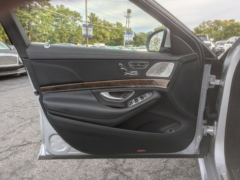 Used 2016 Mercedes-Benz S 550 4MATIC Sedan image 11