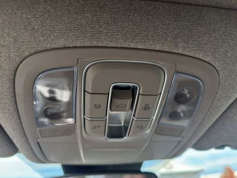 Used 2019 Hyundai Santa Fe Limited image 12