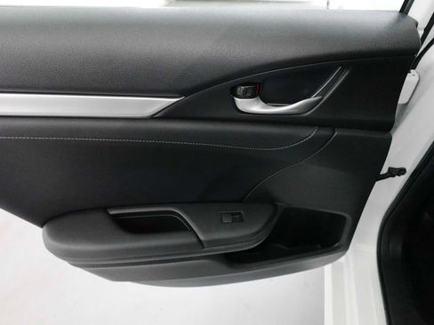 Used 2019 Honda Civic Touring image 26