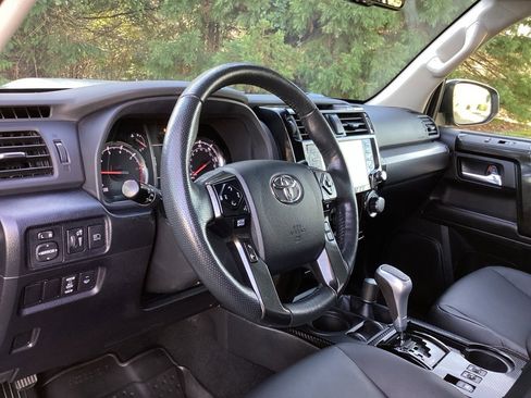 Certified 2024 Toyota 4Runner TRD Off-Road Premium image 11