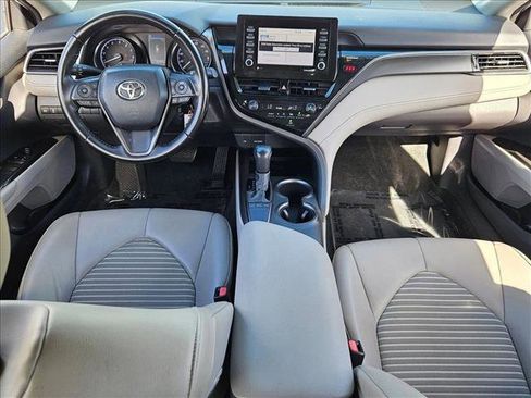 Used 2022 Toyota Camry SE FWD image 17