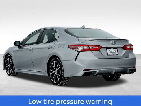 Used 2019 Toyota Camry SE image 5