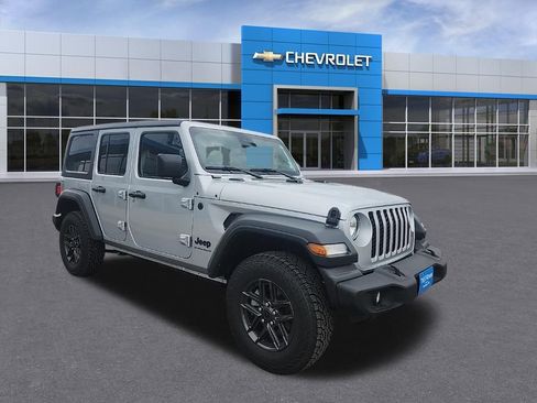Used 2024 Jeep Wrangler Sport S image 7