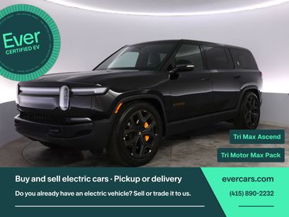 Used 2025 Rivian R1S Premium