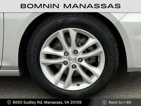 Used 2017 Chevrolet Malibu LT image 7