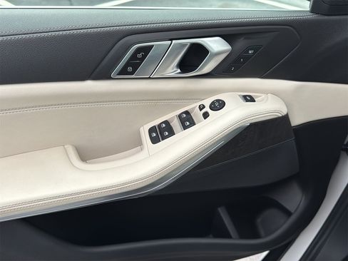 Used 2021 BMW X5 xDrive40i w/ Premium Package 2 image 24