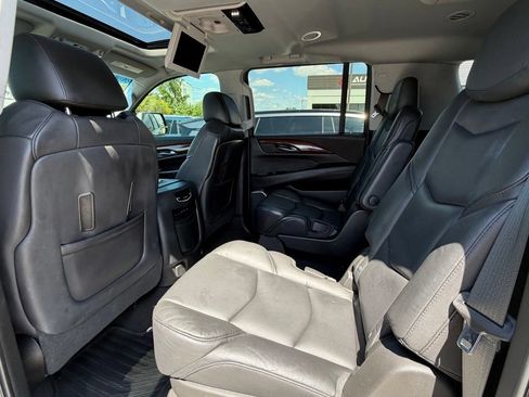 Used 2019 Cadillac Escalade ESV Premium Luxury AWD/4WD image 18