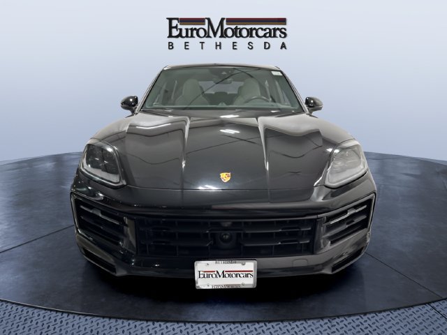 Used 2024 Porsche Cayenne S AWD/4WD image 8