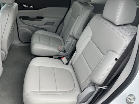 Used 2021 GMC Acadia SLT w/ Premium Package image 20