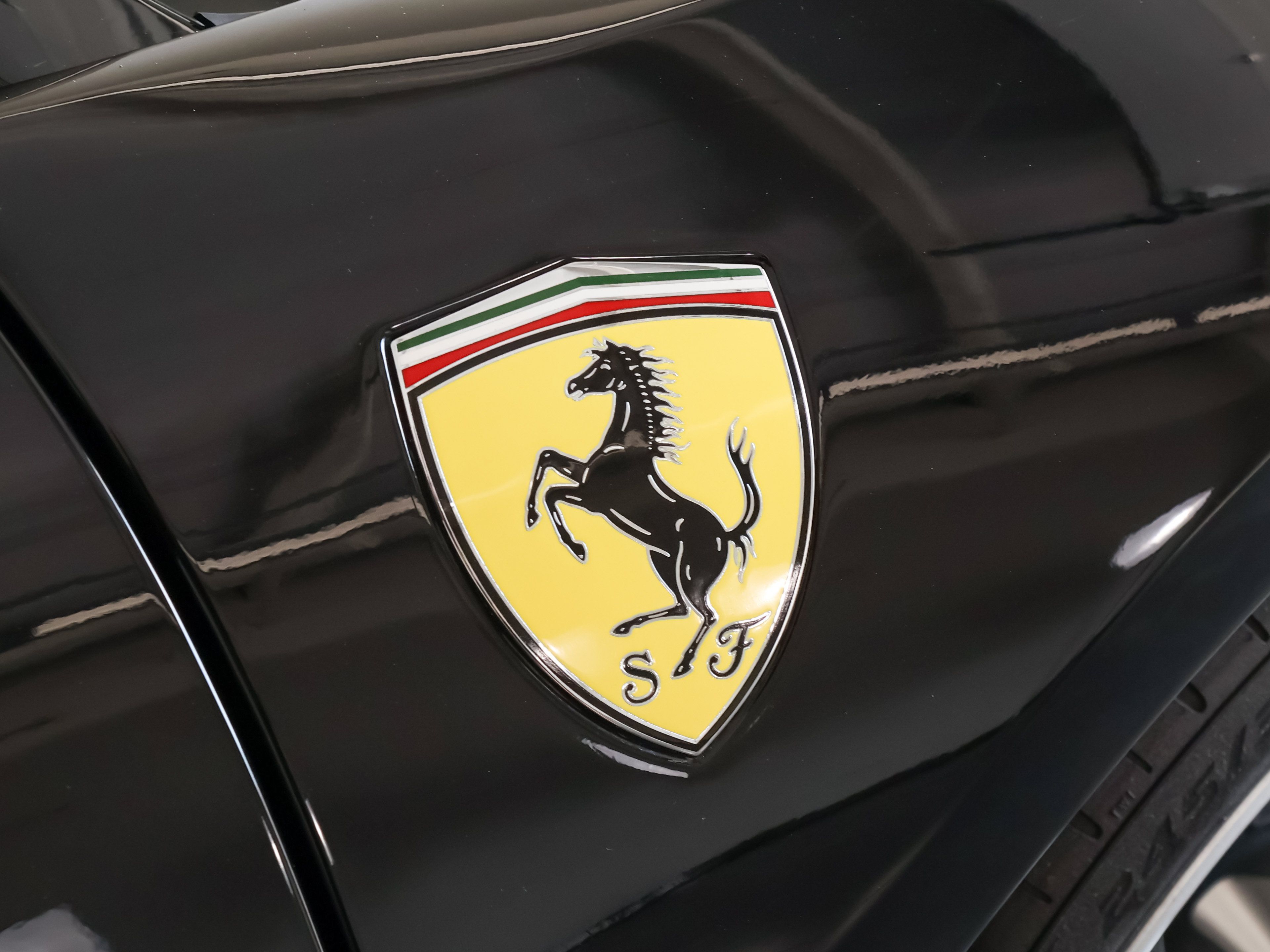 Used 2016 Ferrari 488 GTB RWD image 38