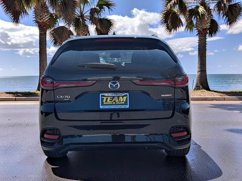Certified 2025 MAZDA CX-70 3.3 Turbo w/ Preferred Package AWD/4WD image 8
