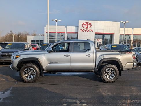 Certified 2023 Toyota Tacoma TRD Off-Road image 5