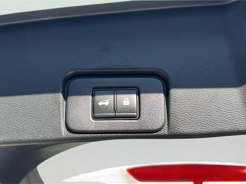 Used 2024 Nissan Rogue SL w/ SL Premium Package image 27