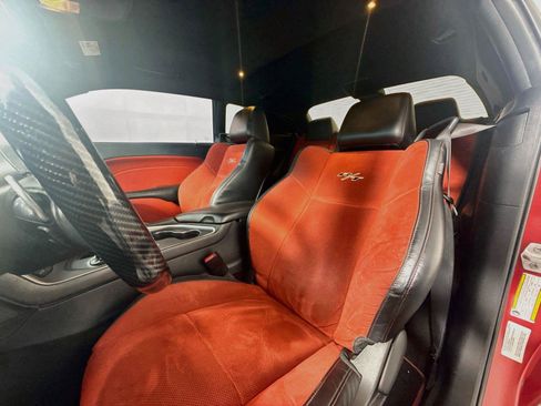 Used 2015 Dodge Challenger R/T Scat Pack w/ Leather Interior Group RWD image 10