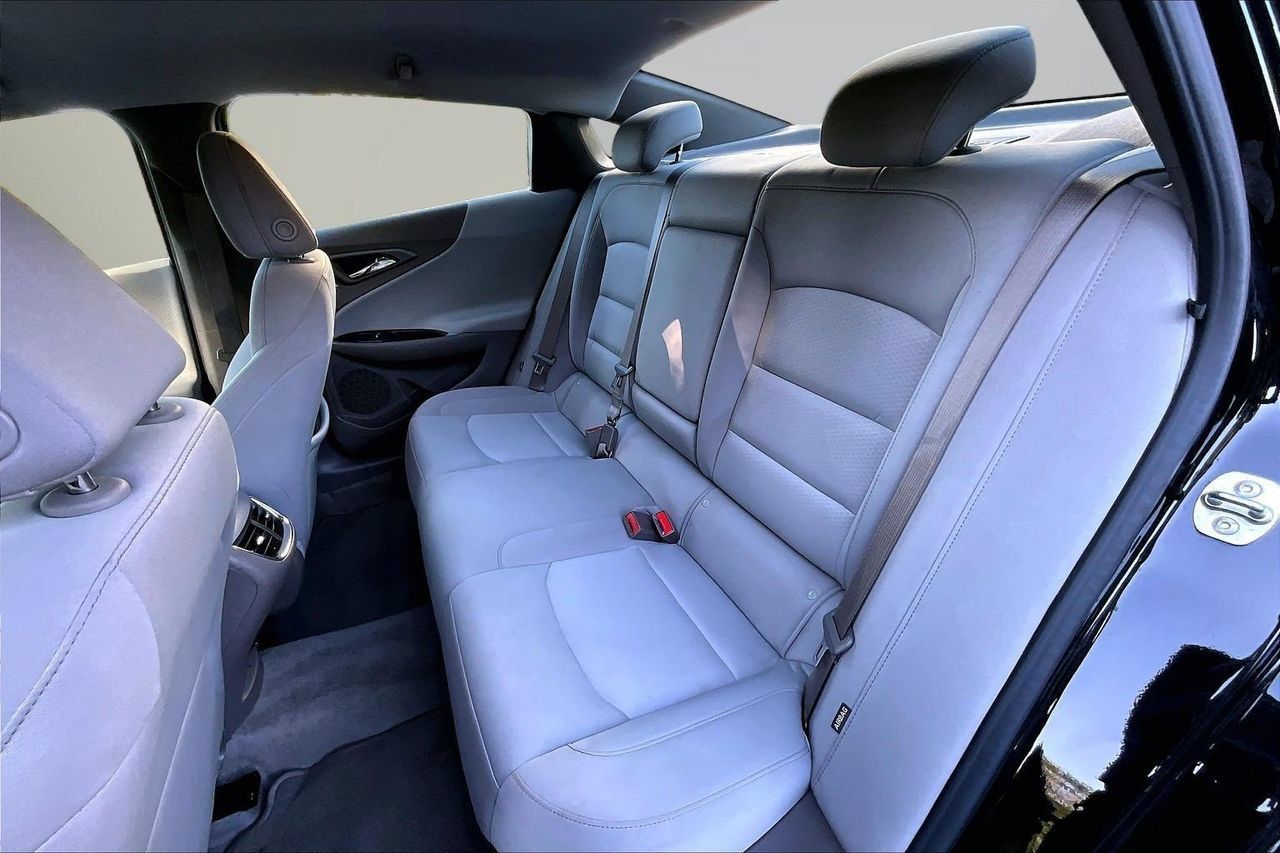 Used 2025 Chevrolet Malibu LT FWD image 20