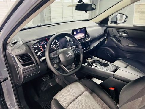 New 2026 Nissan Rogue SV FWD image 18