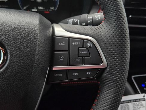 Certified 2026 Toyota Sienna XSE FWD image 21
