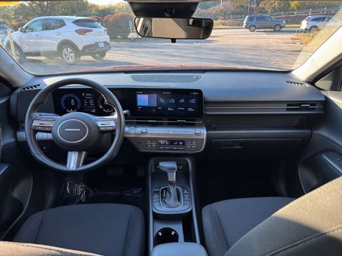 Used 2025 Hyundai Kona SEL image 38