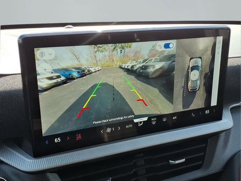 Used 2025 Ford Explorer ST-Line w/ ST-Line Street Pack image 9