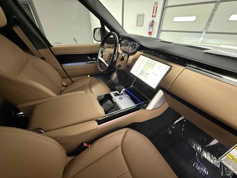 Used 2025 Land Rover Range Rover Long Wheelbase Autobiography image 75