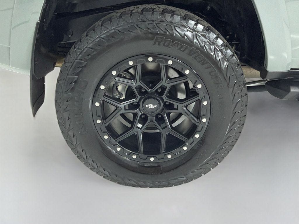 Used 2022 Toyota 4Runner TRD Off-Road Premium AWD/4WD image 34