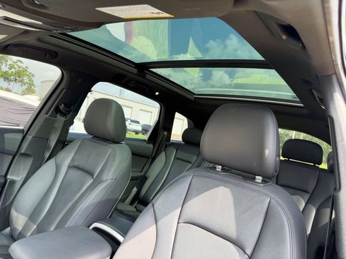 Used 2020 Audi Q7 2.0T Premium w/ Convenience Package AWD/4WD image 10