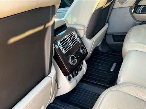 Used 2018 Land Rover Range Rover Supercharged image 31