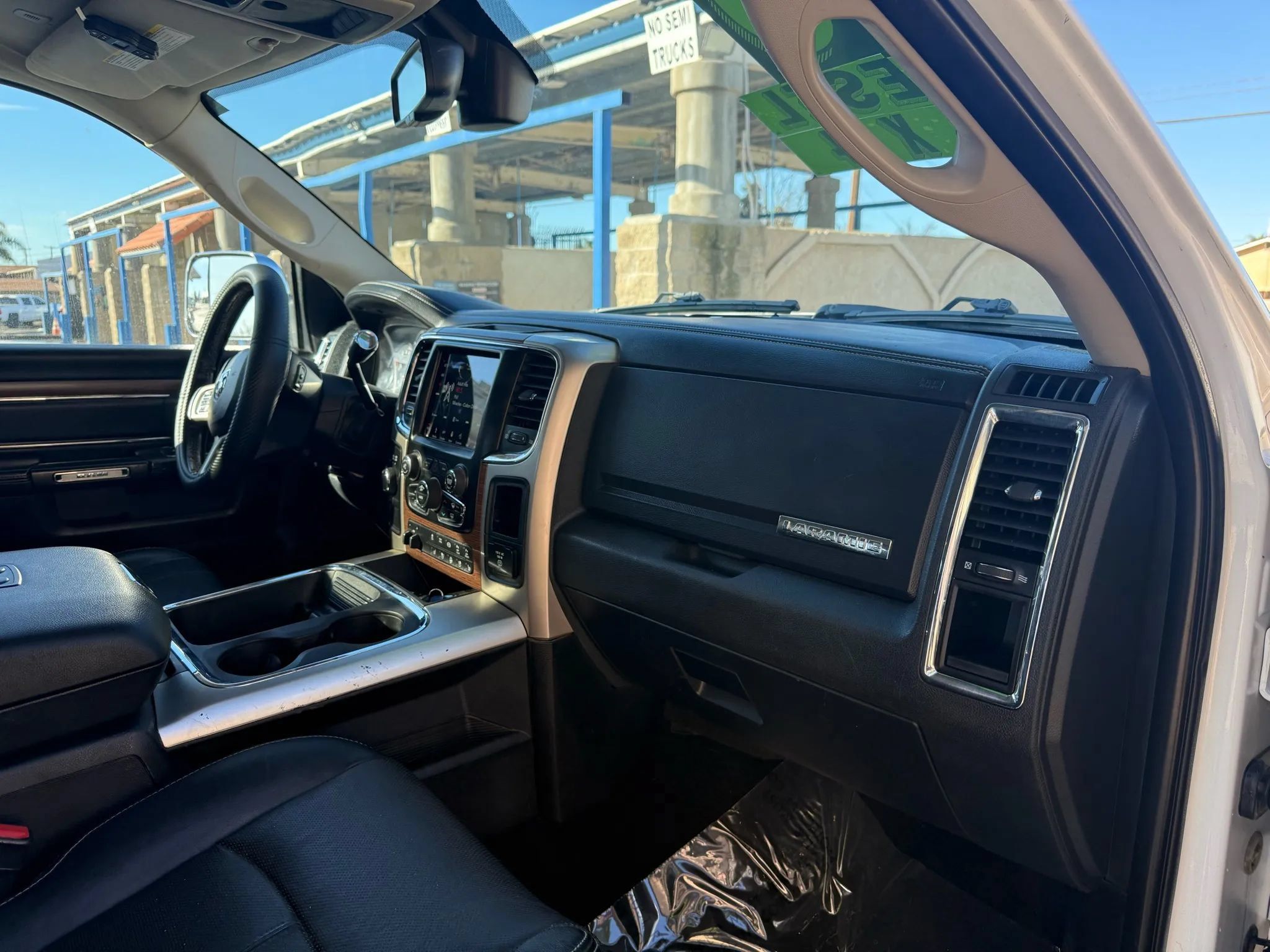 Used 2018 RAM 2500 Laramie AWD/4WD image 17