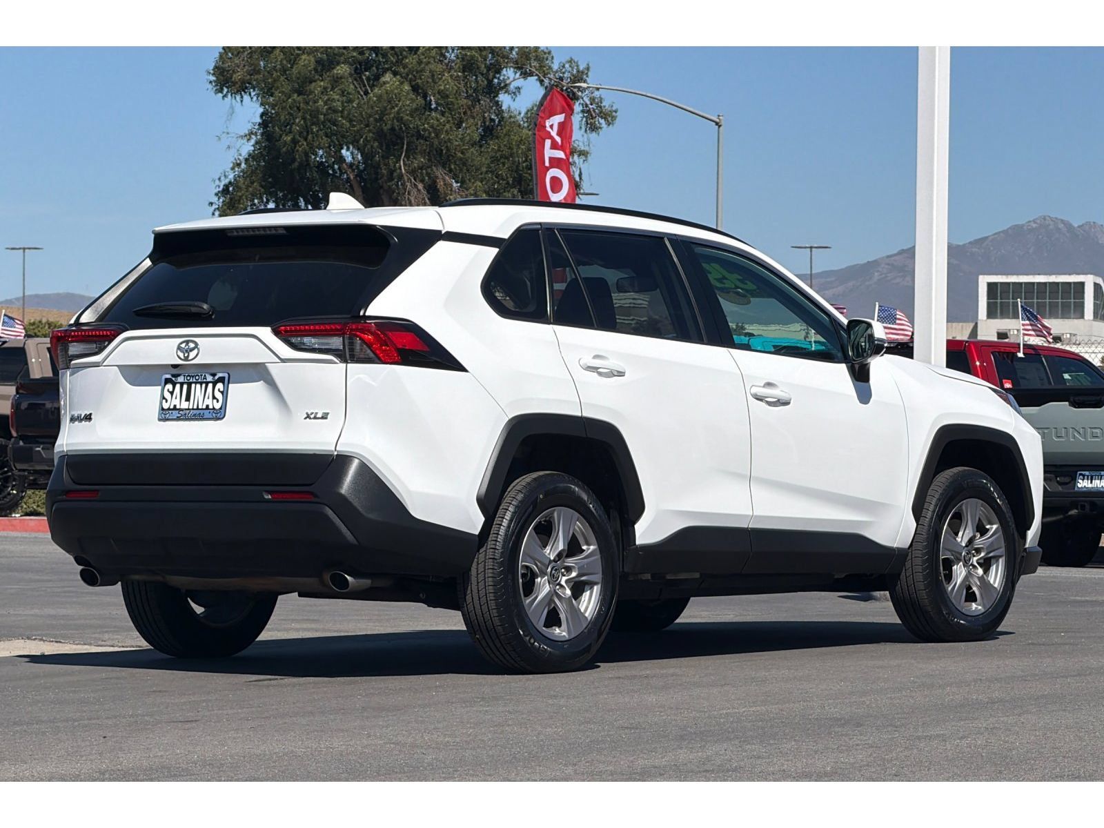 Used 2025 Toyota RAV4 XLE FWD image 4