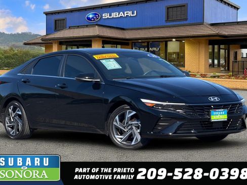 Used 2025 Hyundai Elantra Limited FWD image 1