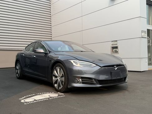 Used 2020 Tesla Model S Performance AWD/4WD image 7