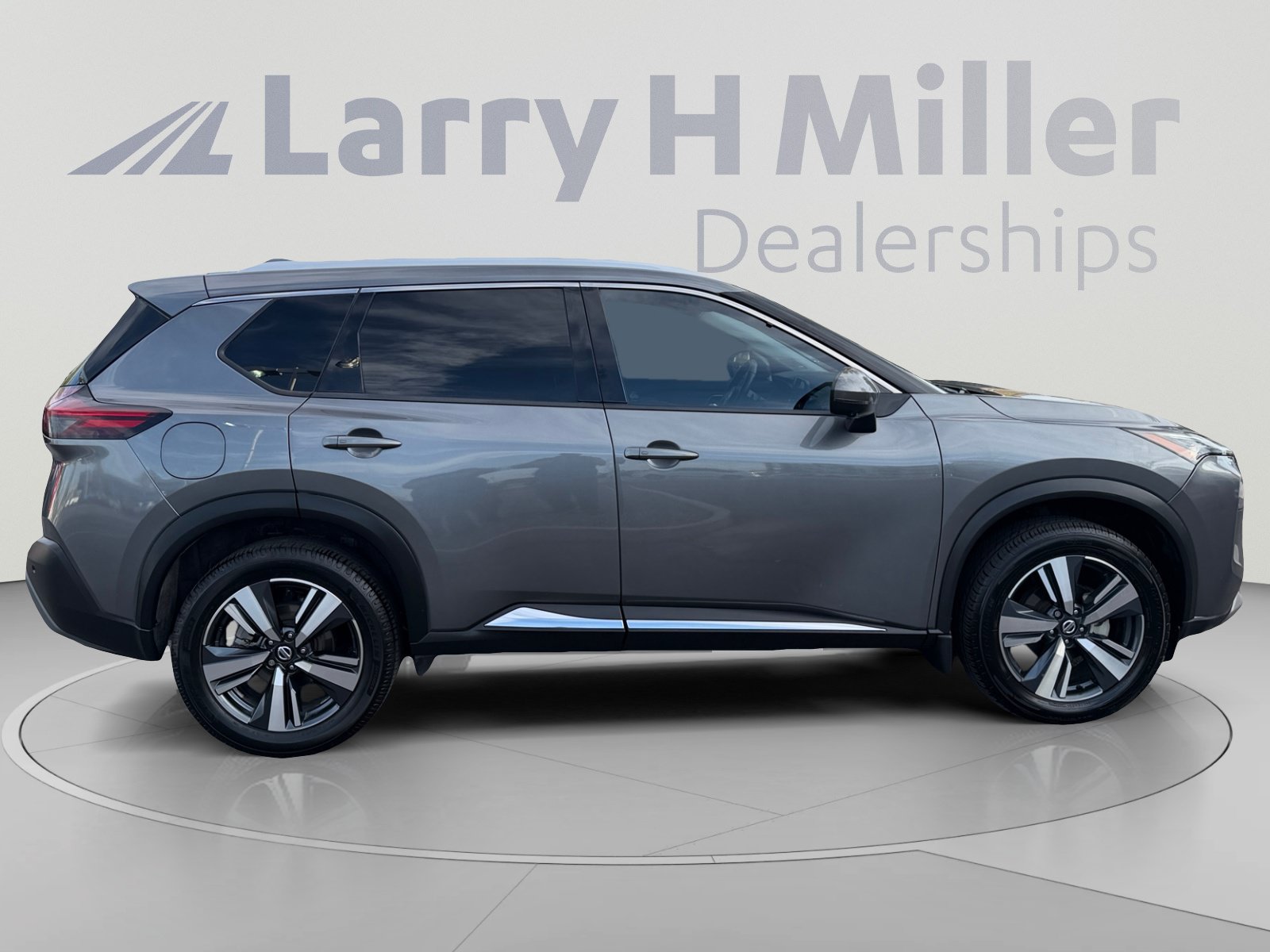 Used 2021 Nissan Rogue SL w/ Premium Package FWD image 6