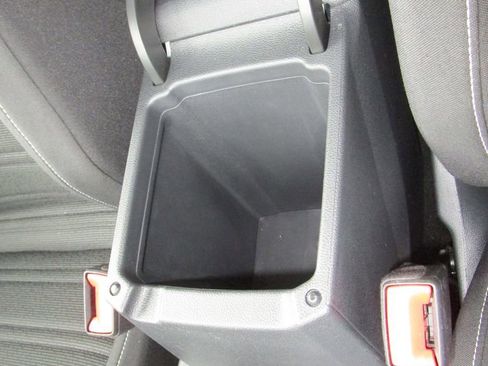 Used 2024 Volkswagen Tiguan S image 33