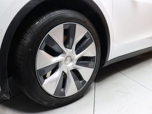 Used 2023 Tesla Model Y Long Range image 6