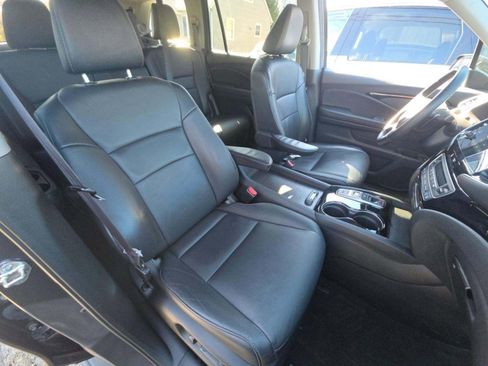 Used 2019 Honda Pilot Touring image 12