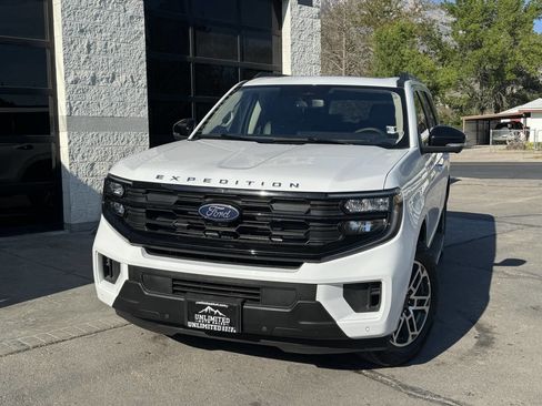 Used 2025 Ford Expedition Active AWD/4WD image 43
