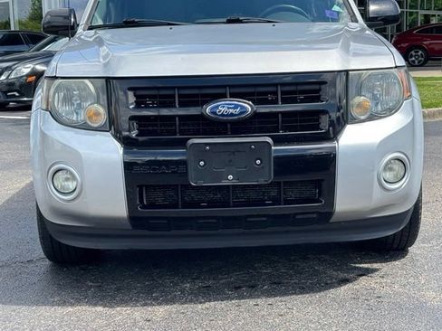 Used 2010 Ford Escape XLT FWD image 2