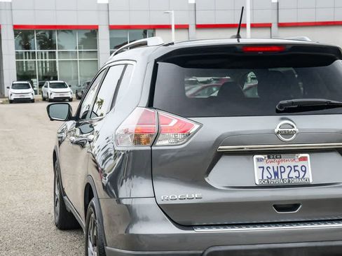 Used 2016 Nissan Rogue SL w/ SL Premium Package FWD image 6