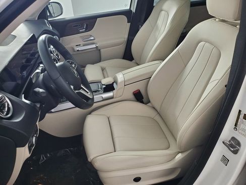 Used 2023 Mercedes-Benz EQB 300 4MATIC image 11