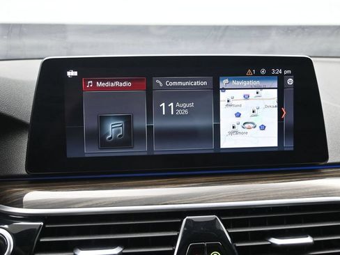 Used 2019 BMW 530e xDrive w/ Convenience Package AWD/4WD image 13