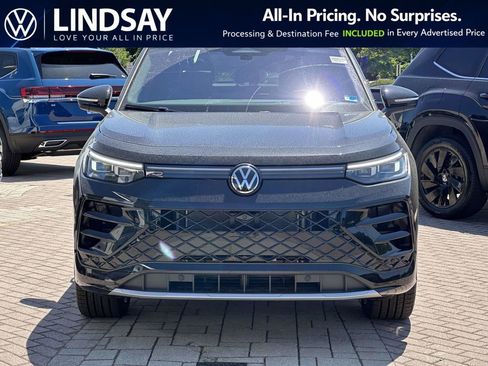 New 2026 Volkswagen Tiguan SEL R-Line AWD/4WD image 3