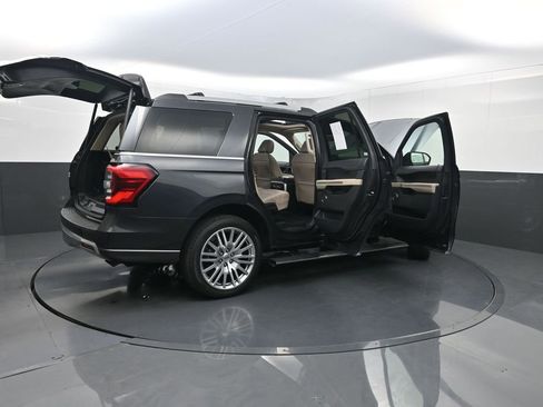 Used 2024 Ford Expedition Limited AWD/4WD image 42