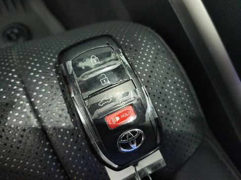 Used 2024 Toyota Tundra Limited w/ Power Package AWD/4WD image 32